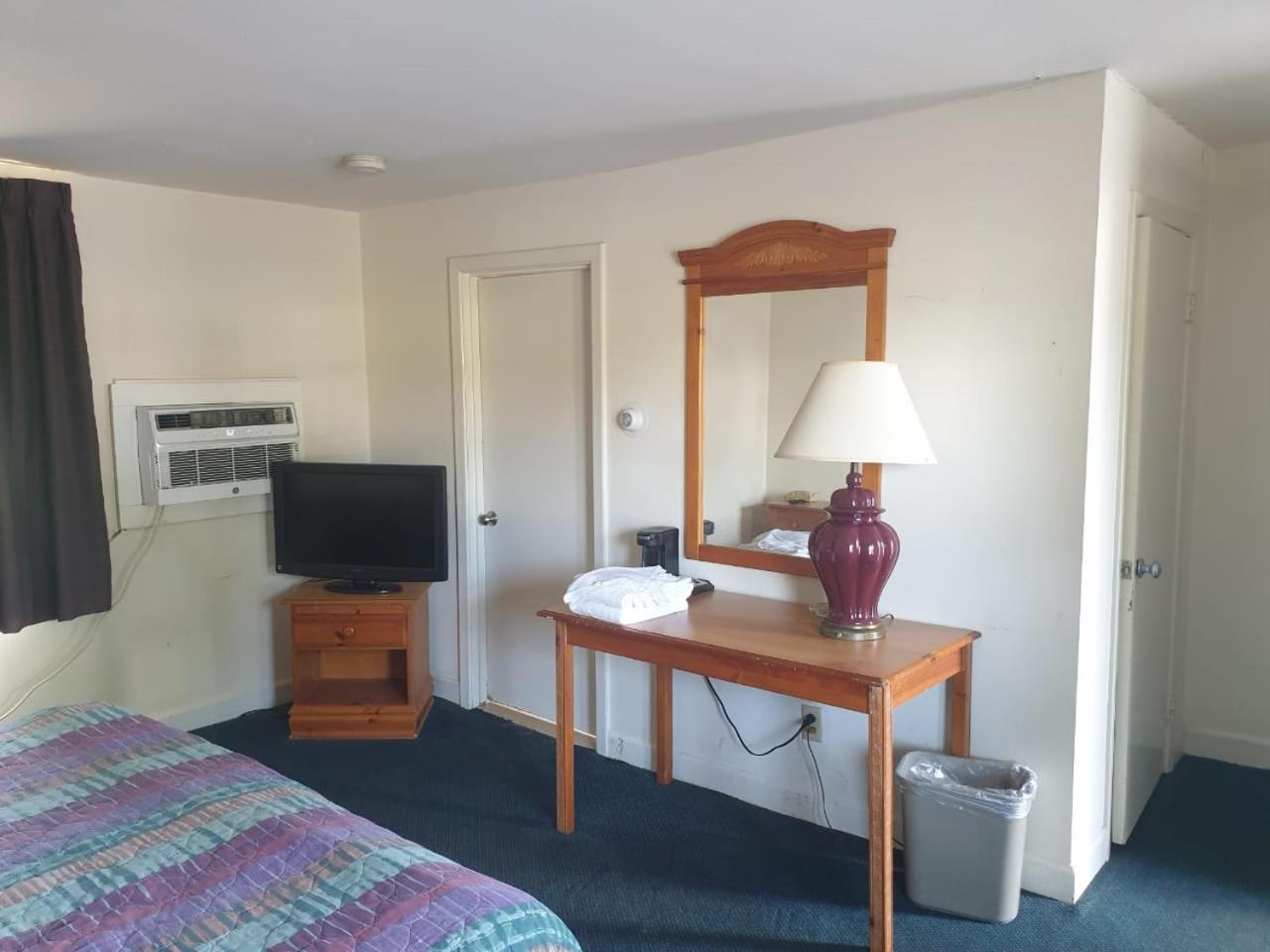 Town & Country Inn Сийконк Екстериор снимка