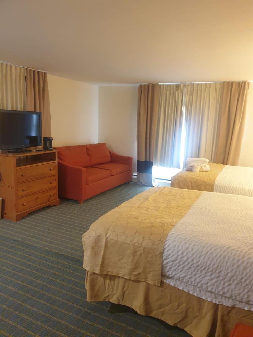 Town & Country Inn Сийконк Екстериор снимка